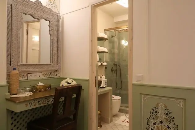 Deluxe Üç Kişilik Oda, Banyolu/Duşlu (Zahia)