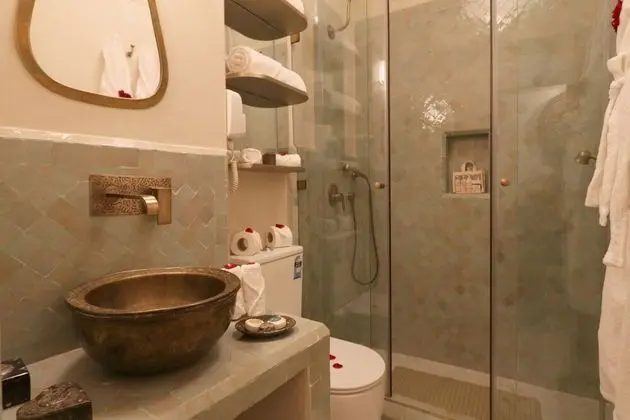 Deluxe Üç Kişilik Oda, Banyolu/Duşlu (Zahia)