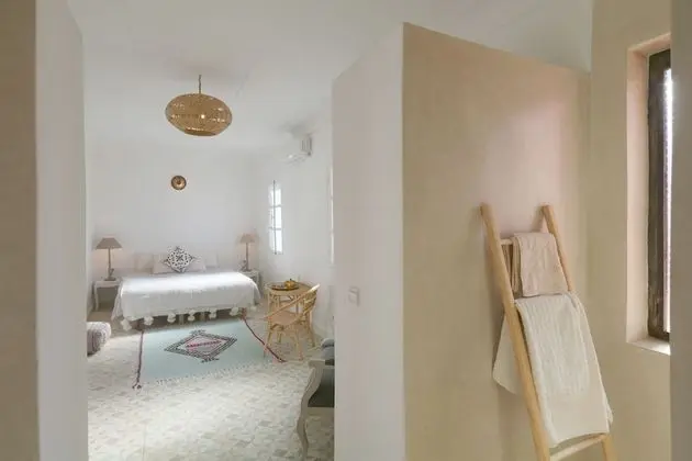 Deluxe Oda, Sigara İçilmez