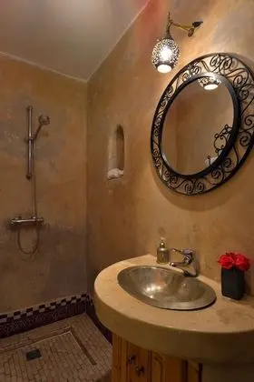 Classic Tek Büyük Yataklı Oda, Özel Banyo (Chambre Tizsi)