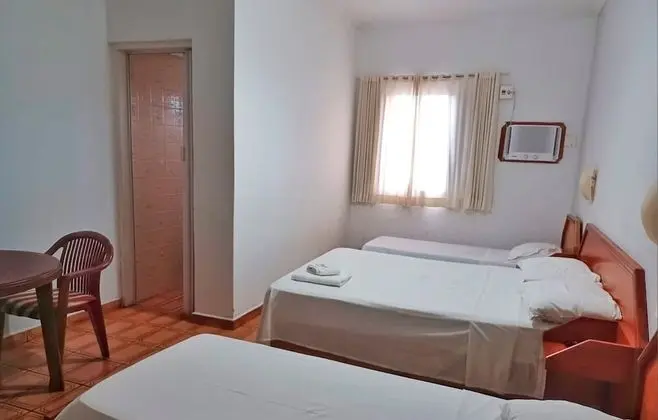 Üç Kişilik Oda