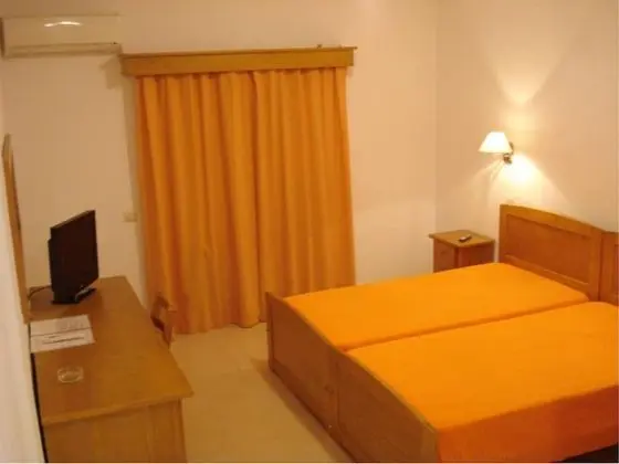 Tek Büyük veya İki Ayrı Yataklı Oda, Balkon