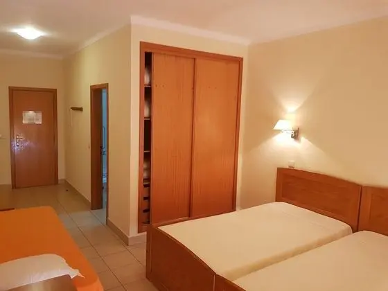 Üç Kişilik Oda, Balkon