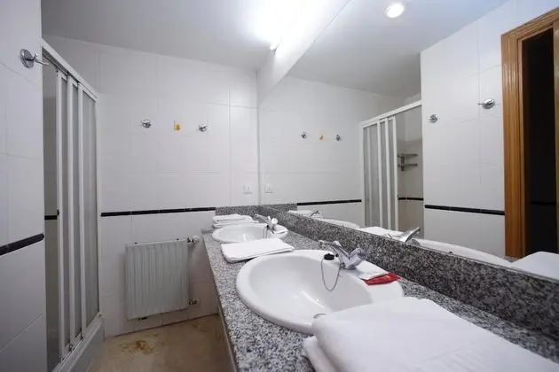 Family Tek Büyük Yataklı Oda, 3 Tek Kişilik Yatak
