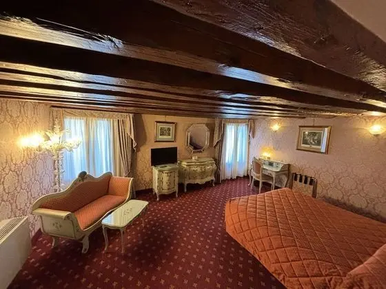 Junior Süit, Kanal Manzaralı