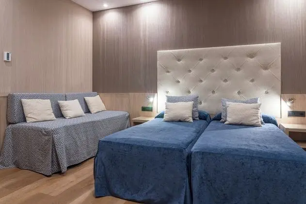 Üç Kişilik Oda