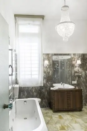 Apart Daire, Balkon (Check-in location Santa Croce 515)