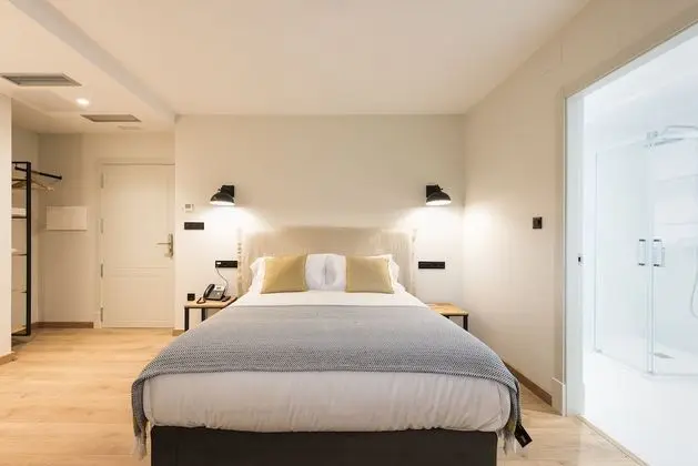 Tek Büyük Yataklı Oda, Banyolu/Duşlu