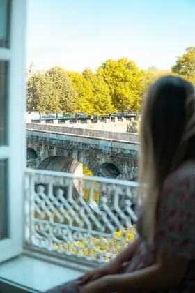 Deluxe Tek Büyük veya İki Ayrı Yataklı Oda