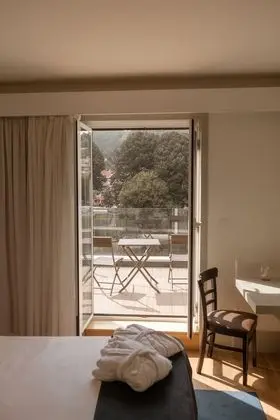 Panoramic Tek Büyük veya İki Ayrı Yataklı Oda, Balkon, Nehir Manzaralı