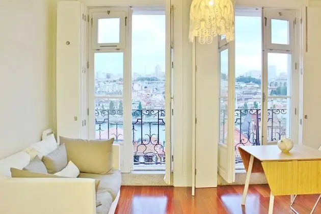 Çatı Katı (Loft), Nehir Manzaralı (Rua Infante Dom Henrique, 87)