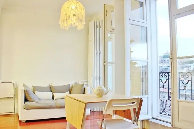 Çatı Katı (Loft), Nehir Manzaralı (Rua Infante Dom Henrique, 87)
