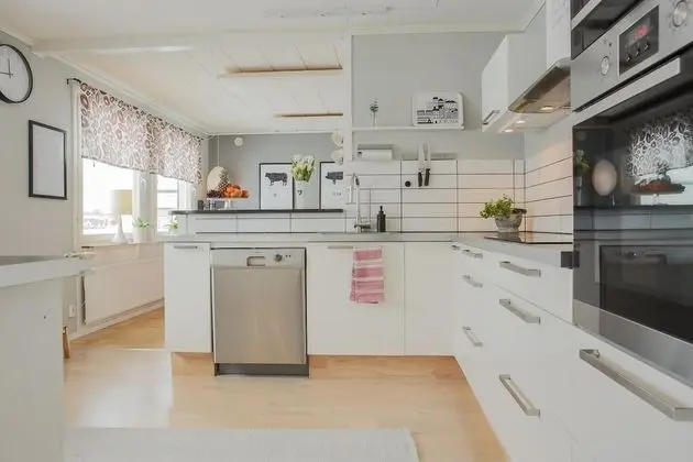 Business Tek Büyük Yataklı Oda