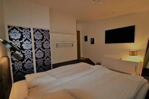 Exclusive Tek Büyük Yataklı Oda