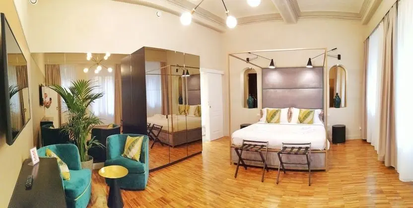 Deluxe Tek Büyük Yataklı Oda, 1 Yatak Odası, Özel Banyo, Bahçe Manzaralı