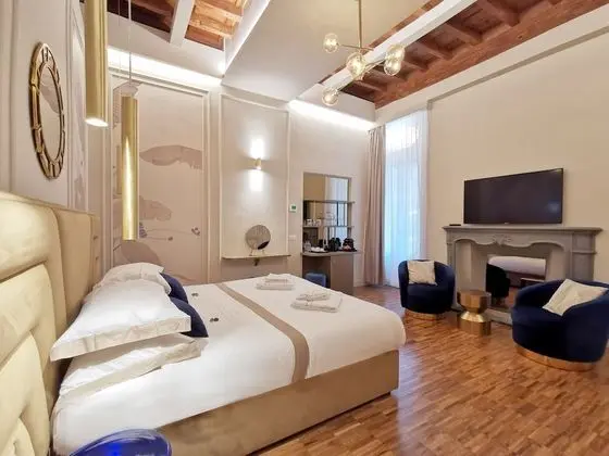 Deluxe Tek Büyük Yataklı Oda, 1 Yatak Odası, Özel Banyo, Bahçe Manzaralı