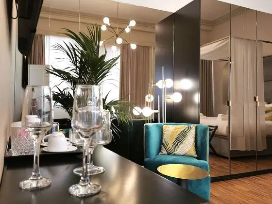 Deluxe Tek Büyük Yataklı Oda, 1 Yatak Odası, Özel Banyo, Bahçe Manzaralı