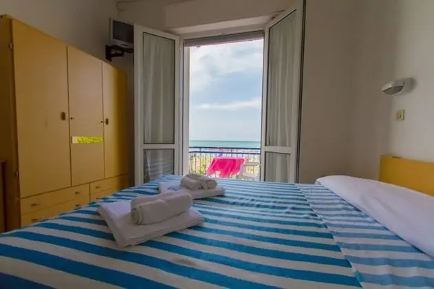 Tek Büyük Yataklı Oda, Deniz Manzaralı