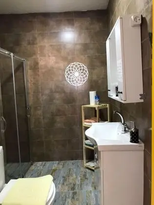 Çift Kişilik, Avlu Manzaralı, 2. Kat