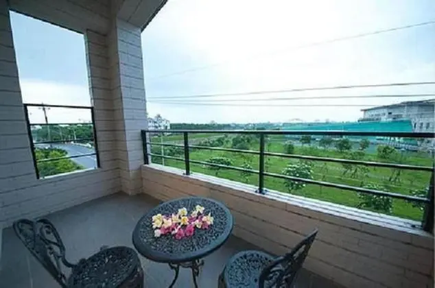 Çatı Katı Süiti (Penthouse), Balkon