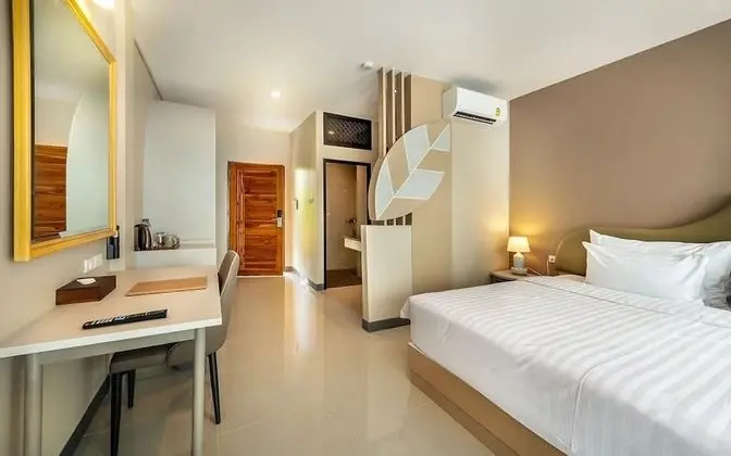 Deluxe Room Pool View