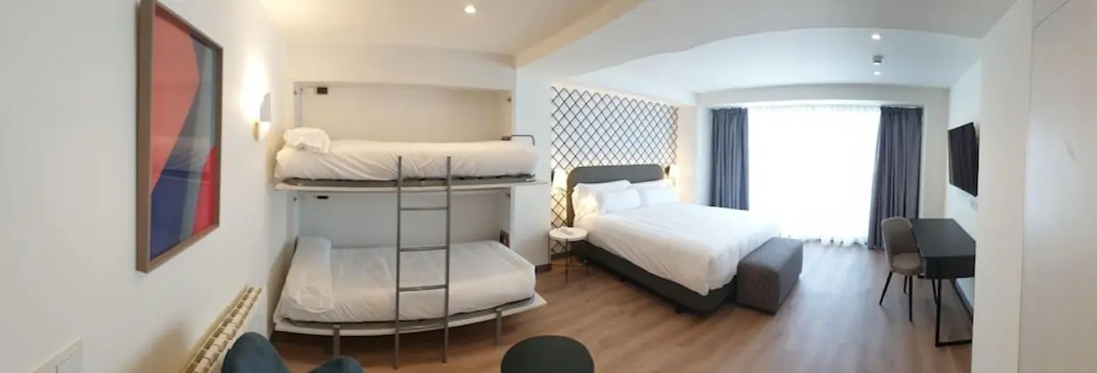 Family Tek Büyük Yataklı Oda