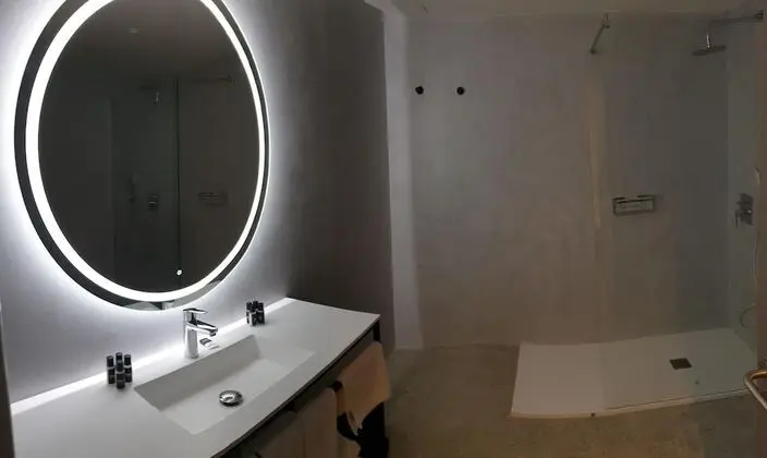 Family Tek Büyük Yataklı Oda