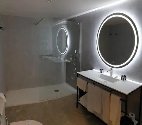 Family Tek Büyük Yataklı Oda