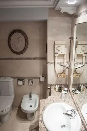 Standard Tek Büyük Yataklı Oda