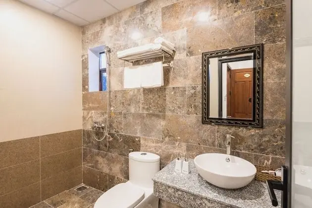 Deluxe Büyük Yataklı Tek Kişilik Oda, 1 En Büyük (King) Boy Yatak, Sigara İçilmez, Bahçe Manzaralı