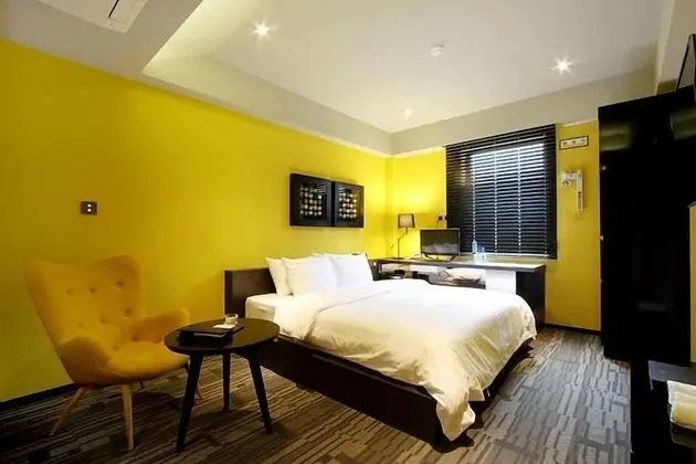 Deluxe King or Twin Room (Randomly Assigned Upon Check-in)