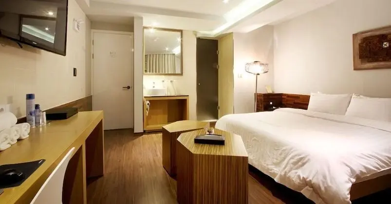 Deluxe King or Twin Room (Randomly Assigned Upon Check-in)