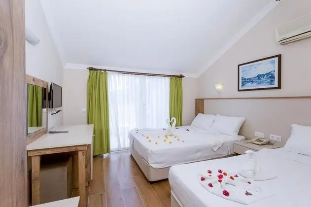 ROH - Blokajı Tesise Ait Oda, Bahçe Manzaralı, Balkonlu