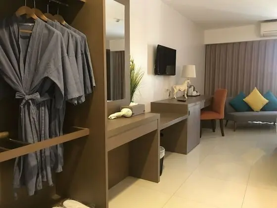 Family Jacuzzi Deluxe Sea View