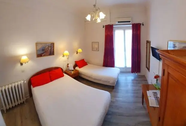 Üç Kişilik Oda