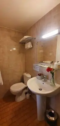 Üç Kişilik Oda