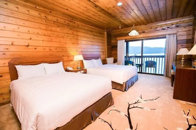 Deluxe Dört Kişilik Oda, 2 Çift Kişilik Yatak, Balkon, Göl Manzaralı