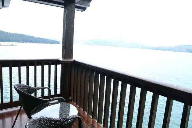 Deluxe Dört Kişilik Oda, 2 Çift Kişilik Yatak, Balkon, Göl Manzaralı
