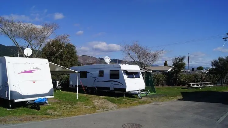 Oda, Birden Çok Yatak (Powered Sited - No Beds)