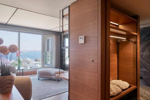 Bosphorus Suit