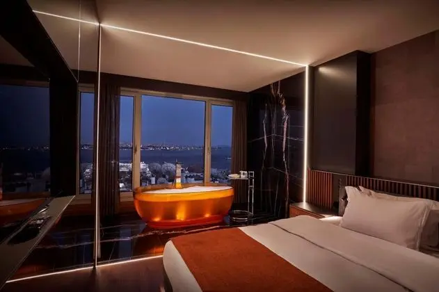 Bosphorus Suit