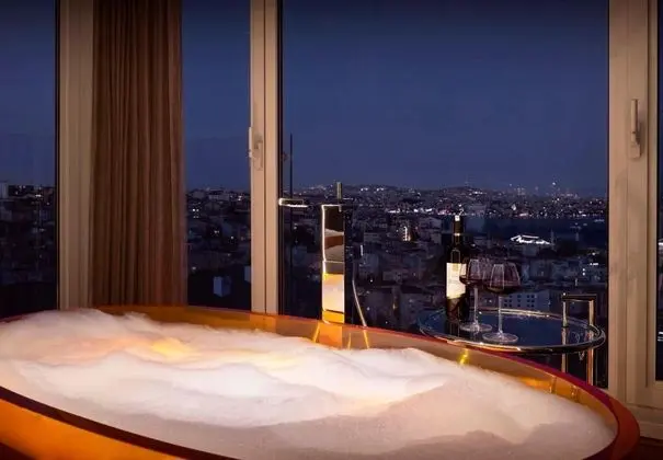 Bosphorus Suit