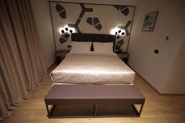 Standard Tek Büyük Yataklı Oda