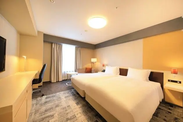 İki Ayrı Yataklı Oda, Sigara İçilmez