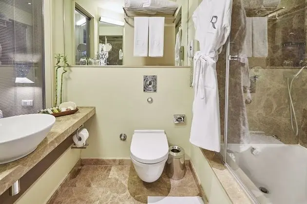 Corner Suite Oda
