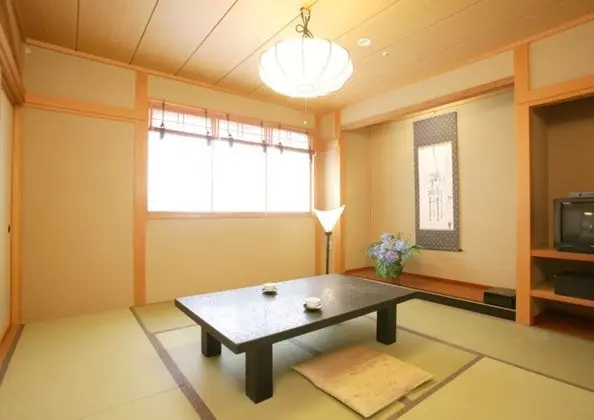 Traditional Oda, Sigara İçilebilir (Japanese-Style)
