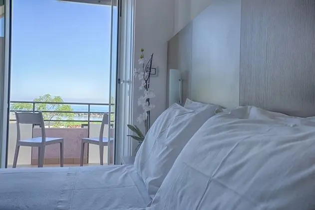 Tek Büyük Yataklı Oda, Balkon