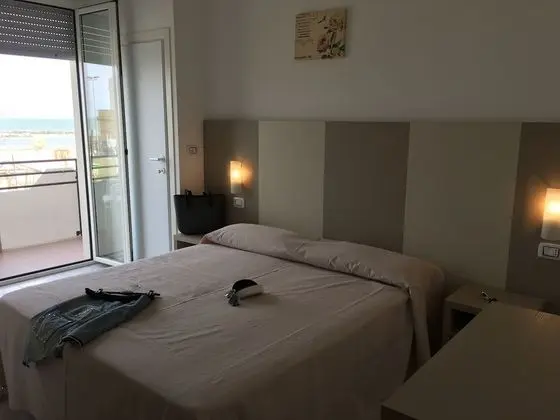 Tek Büyük Yataklı Oda, Balkon