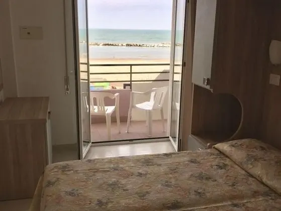 Tek Büyük Yataklı Oda, Balkon