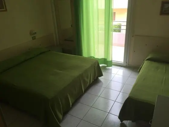 Üç Kişilik Oda, Balkon